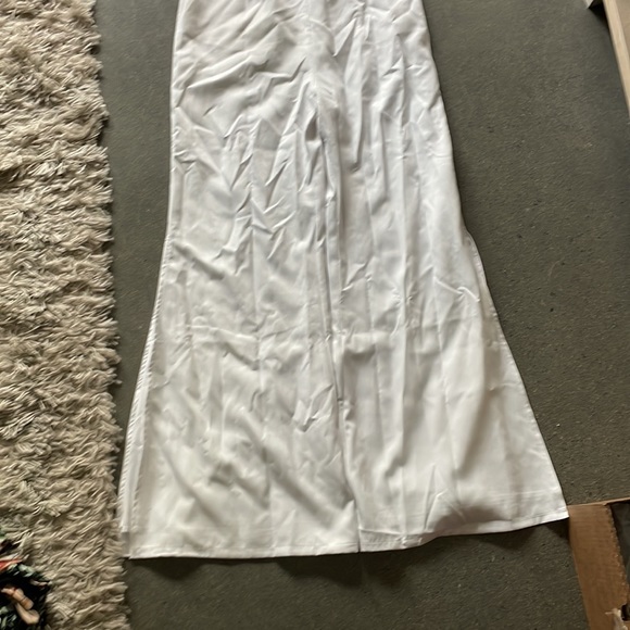 White, flared bottom, jumpsuit never worn - Picture 3 of 4
